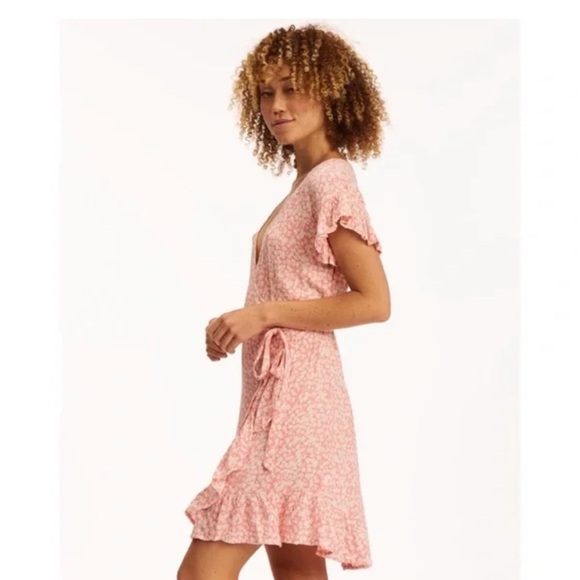 Billabong wrap and roll Dress in Pink floral size L - Picture 3 of 7